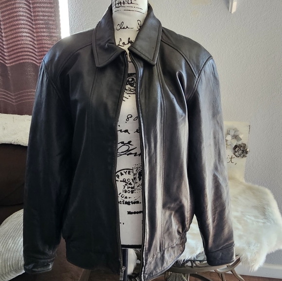 cambridge classics Other - ❤️🧥Cambridge Classics Genuine Leather Bomber Jacket🧥❤️